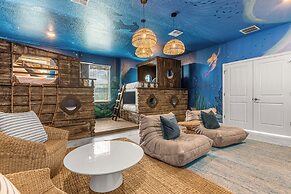 Upstay24-PPLHomeThemeRoomsPoolSpaCinema