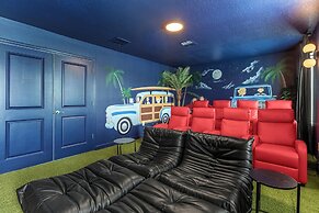 Upstay24-PPLHomeThemeRoomsPoolSpaCinema