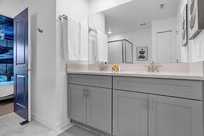 Upstay24-PPLHomeThemeRoomsPoolSpaCinema