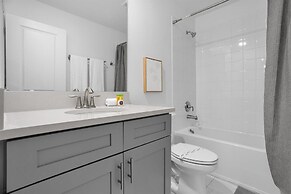 Upstay24-PPLHomeThemeRoomsPoolSpaCinema