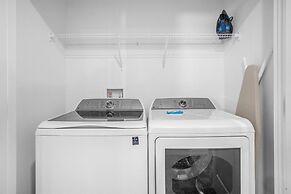 Upstay24-PPLHomeThemeRoomsPoolSpaCinema