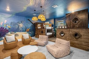 Upstay24-PPLHomeThemeRoomsPoolSpaCinema