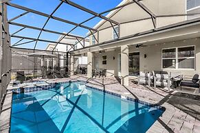 Upstay24-PPLHomeThemeRoomsPoolSpaCinema