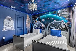 Upstay24-PPLHomeThemeRoomsPoolSpaCinema