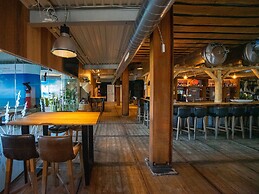 Enticing Chalet Beachside