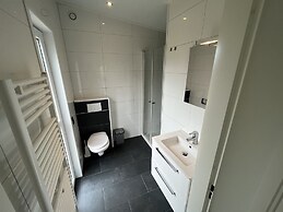 Enticing Chalet Beachside