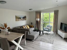 Enticing Chalet Beachside