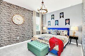 UpstaySleeps20ThemeRoomsPoolHotTubTheatr