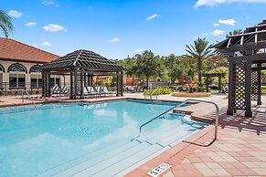 UpstaySleeps20ThemeRoomsPoolHotTubTheatr