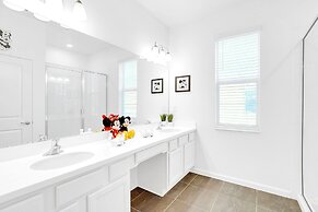 UpstaySleeps20ThemeRoomsPoolHotTubTheatr