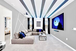 UpstaySleeps20ThemeRoomsPoolHotTubTheatr