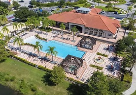 UpstaySleeps20ThemeRoomsPoolHotTubTheatr