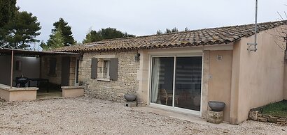 Simplistic Holiday Home in Orgon With Swimming Pool