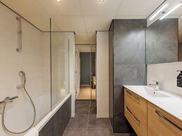 Luxury Suite With air Conditioning, Near the Beach
