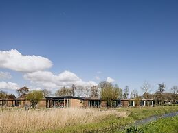 Luxurious Lodge With two Bathrooms, Markermeer