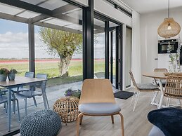 Luxurious Lodge With two Bathrooms, Markermeer