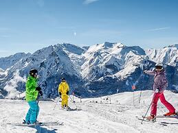 Apartments by the Slopes in L'alpe D'huez