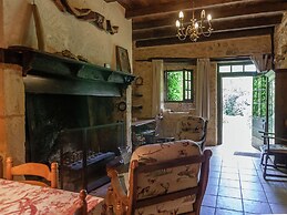 Heritage Gite in Aquitaine With Shared Pool