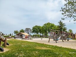 Comfortable Glamping Tent With Wifi in Limburg