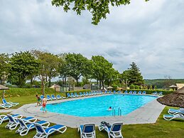 Comfortable Glamping Tent With Wifi in Limburg