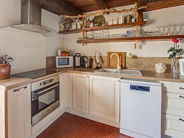 Cozy Vacation Home in Nouvelle-aquitaine