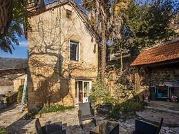 Cozy Vacation Home in Nouvelle-aquitaine