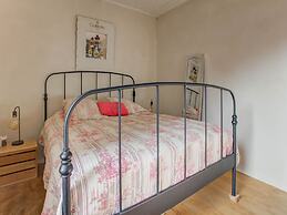 Cozy Vacation Home in Nouvelle-aquitaine