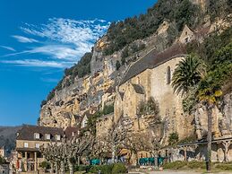 Cozy Vacation Home in Nouvelle-aquitaine