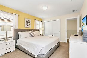 Upstay - Theater Games Sleeps 16 Pool