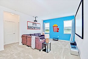 16 Guest Lakefront Home w Pool BBQ