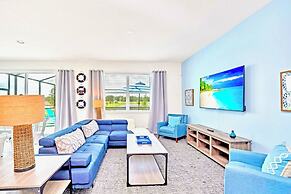 16 Guest Lakefront Home w Pool BBQ