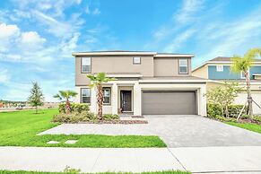 16 Guest Lakefront Home w Pool BBQ