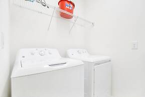 16 Guest Lakefront Home w Pool BBQ