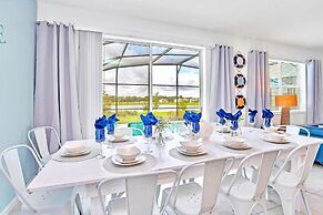 16 Guest Lakefront Home w Pool BBQ