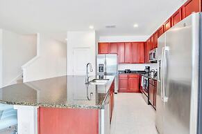 16 Guest Lakefront Home w Pool BBQ