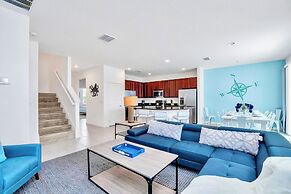 16 Guest Lakefront Home w Pool BBQ