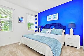 16 Guest Lakefront Home w Pool BBQ