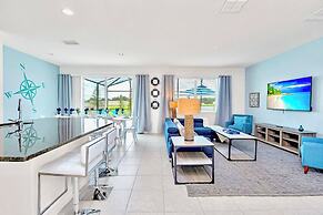 16 Guest Lakefront Home w Pool BBQ