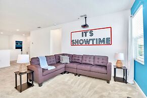 16 Guest Lakefront Home w Pool BBQ