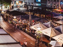 Thatched Villa on a Holiday Park