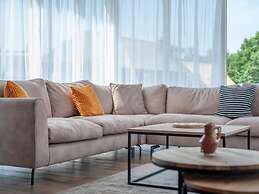 Thatched Villa on a Holiday Park