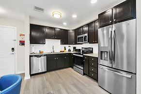 Stylish and New! 3br, Steps fr. Universal Drive