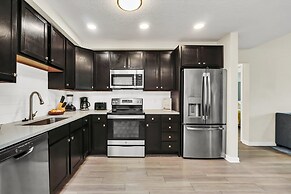 Stylish and New! 3br, Steps fr. Universal Drive