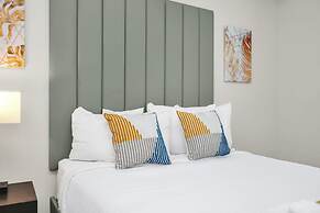 Stylish and New! 3br, Steps fr. Universal Drive