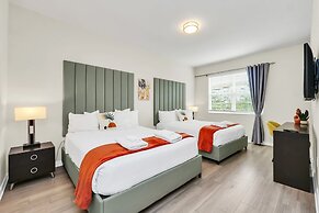 Stylish and New! 3br, Steps fr. Universal Drive