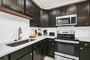 Stylish and New! 3br, Steps fr. Universal Drive