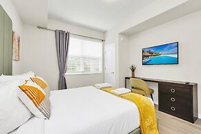 Stylish and New! 3br, Steps fr. Universal Drive