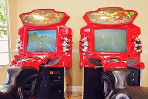 Stylish and New! 3br, Steps fr. Universal Drive