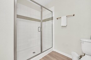 Stylish and New! 3br, Steps fr. Universal Drive