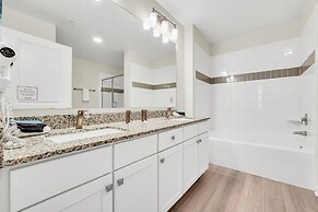 Stylish and New! 3br, Steps fr. Universal Drive